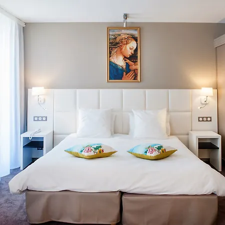 Chapelle Et Parc Hotel