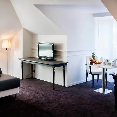 Chapelle Et Parc Hotel Lourdes