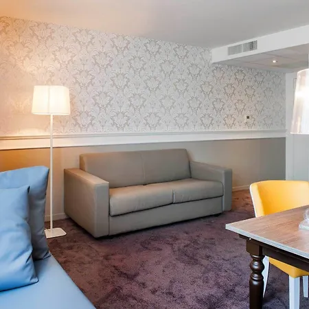 Hotel Chapelle Et Parc 4*