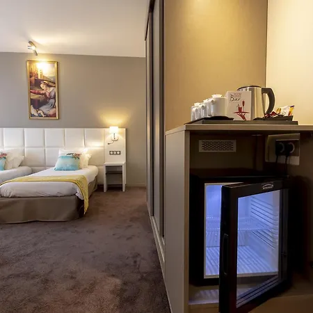 Chapelle Et Parc Hotel 4*