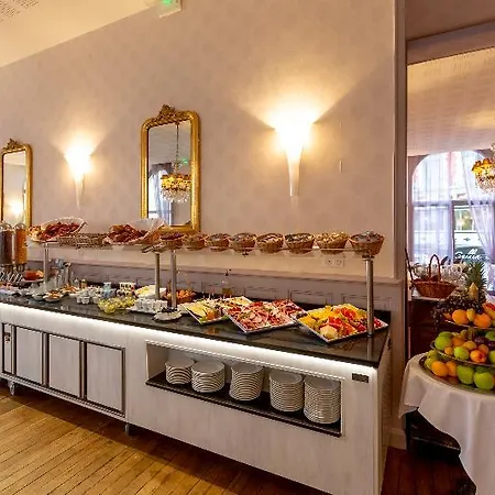 Chapelle Et Parc Hotel 4*