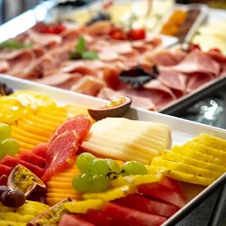 Chapelle Et Parc 4* Lourdes