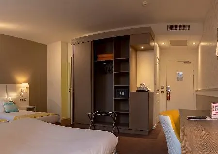 Chapelle Et Parc Hotel Lourdes