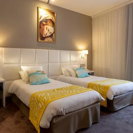 Chapelle Et Parc Hotel