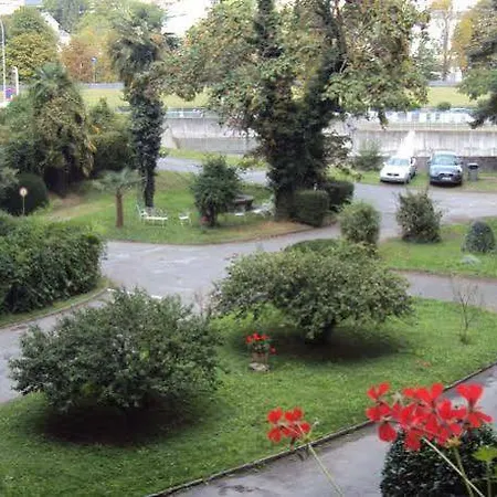 Chapelle Et Parc Lourdes