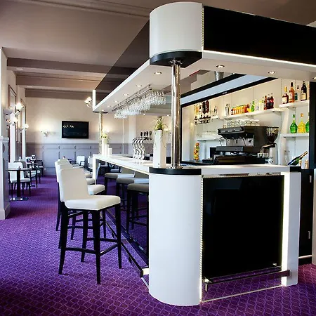 Chapelle Et Parc Hotel Lourdes