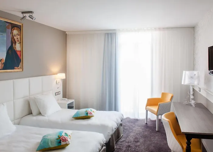 Hotel Chapelle Et Parc 4*