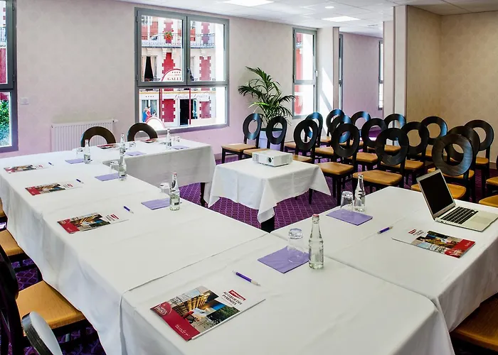 Hotel Chapelle Et Parc Lourdes