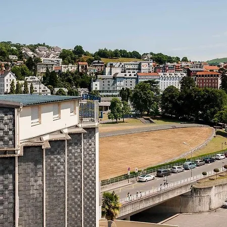 Otel Chapelle Et Parc Lourdes