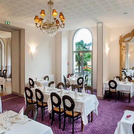 Otel Chapelle Et Parc Lourdes