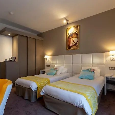 Chapelle Et Parc Hotel 4*