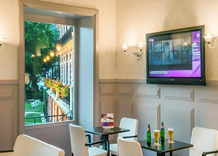 Chapelle Et Parc 卢德