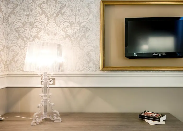 Chapelle Et Parc 4* 卢德