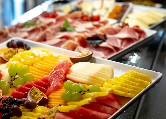 Chapelle Et Parc 4* 卢德