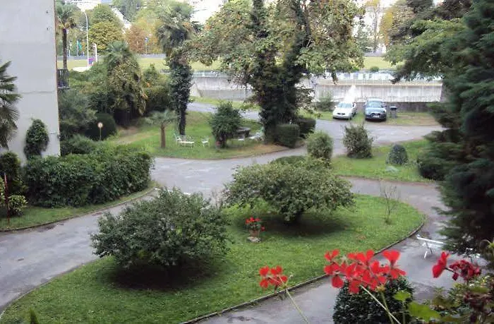 Chapelle Et Parc 卢德