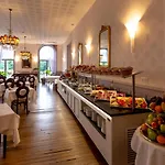 Chapelle Et Parc 4* ルルド
