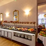 Chapelle Et Parc ホテル 4*