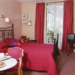 Chapelle Et Parc ホテル 4*