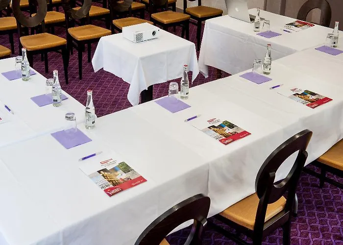 Chapelle Et Parc Hotel Lourdes