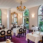 Chapelle Et Parc Hotel 4*