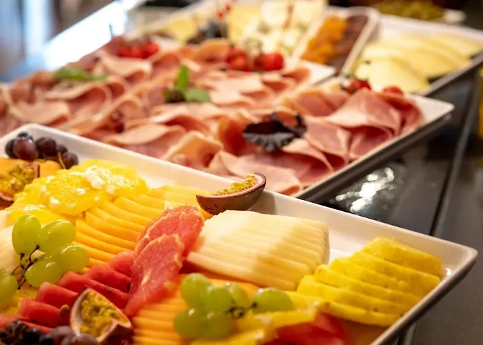 Otel Chapelle Et Parc Lourdes